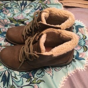Women’s White Mountain Cliff shoe boots